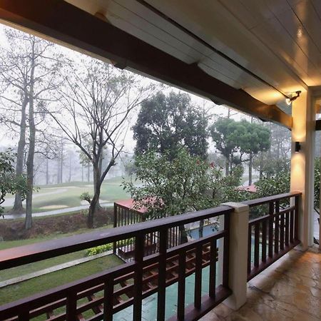 Taman Dayu Golf Club And Resort Prigen Esterno foto