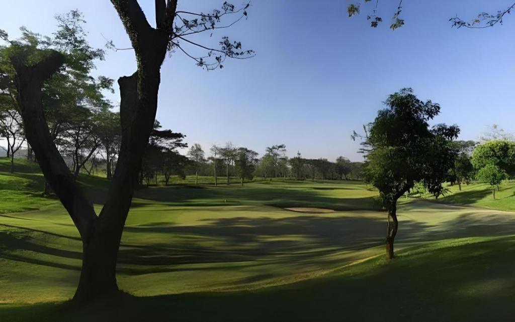 Taman Dayu Golf Club And Resort Prigen Esterno foto