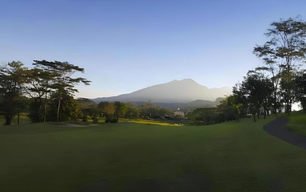 Taman Dayu Golf Club And Resort Prigen Esterno foto