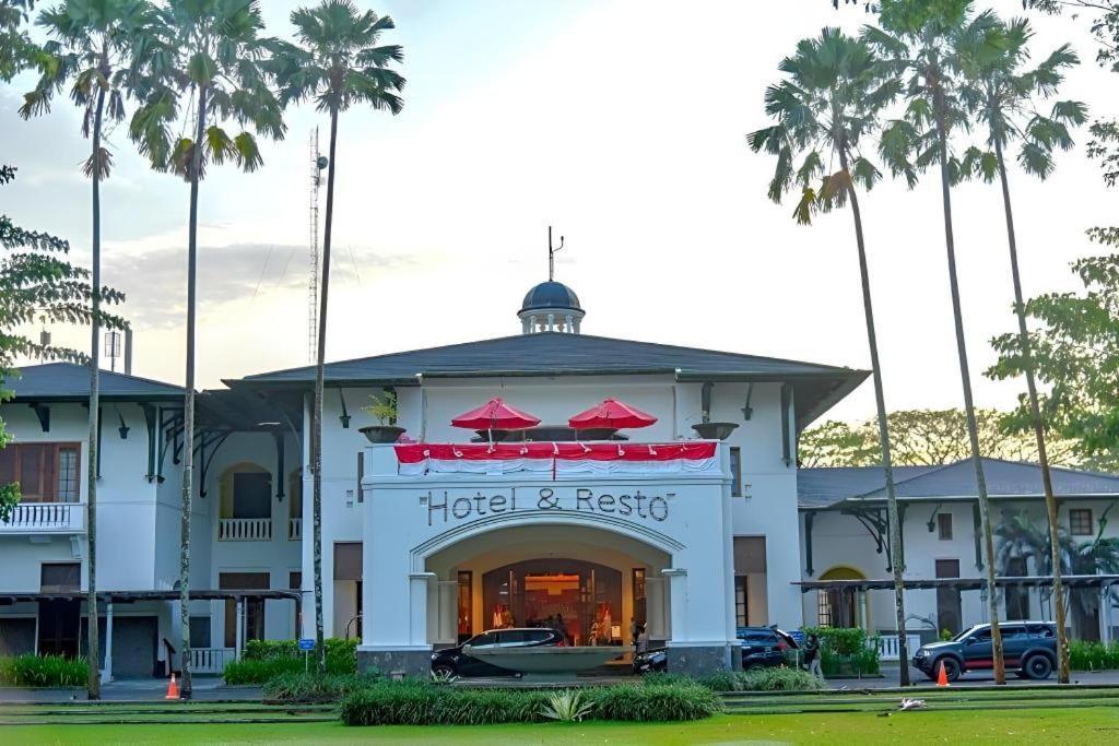 Taman Dayu Golf Club And Resort Prigen Esterno foto